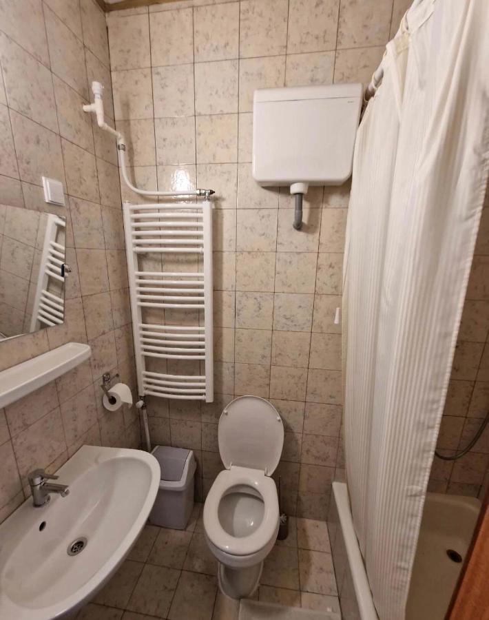 Tang House 唐舍 Otel Budapeşte Dış mekan fotoğraf