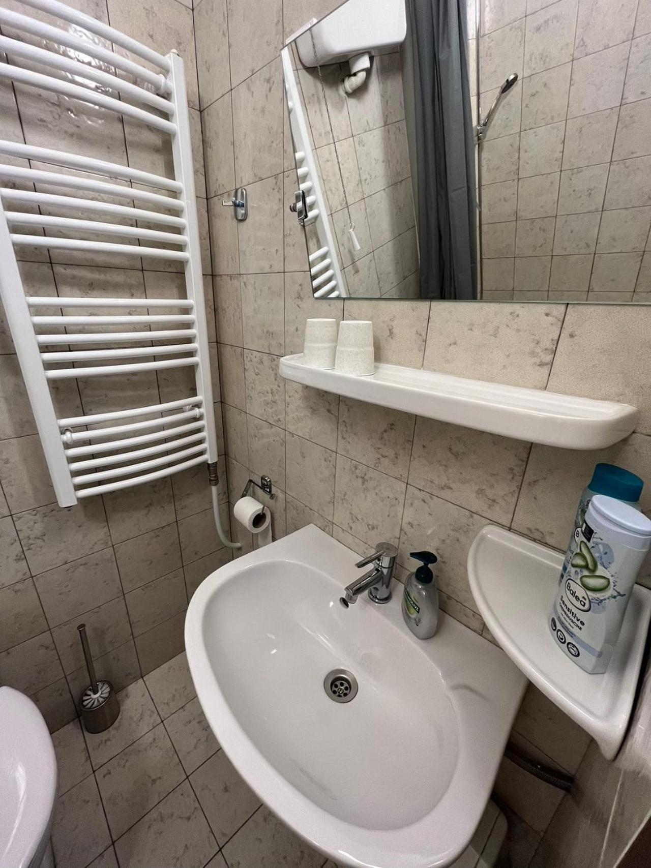 Tang House 唐舍 Otel Budapeşte Dış mekan fotoğraf