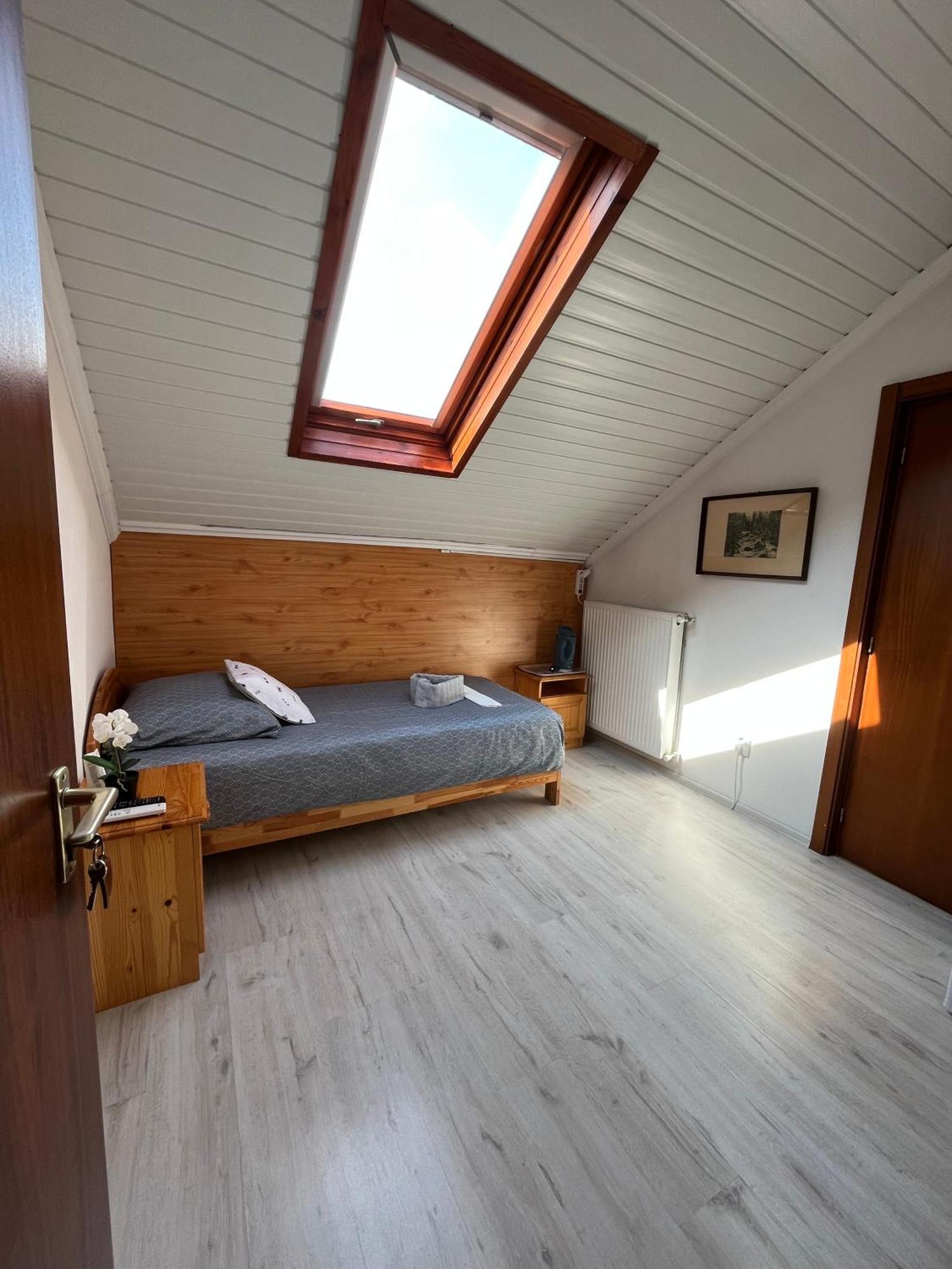Tang House 唐舍 Otel Budapeşte Dış mekan fotoğraf