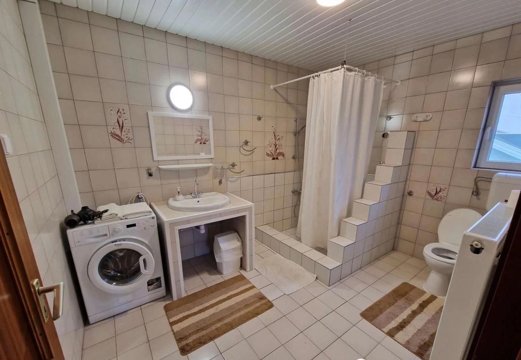 Tang House 唐舍 Otel Budapeşte Dış mekan fotoğraf